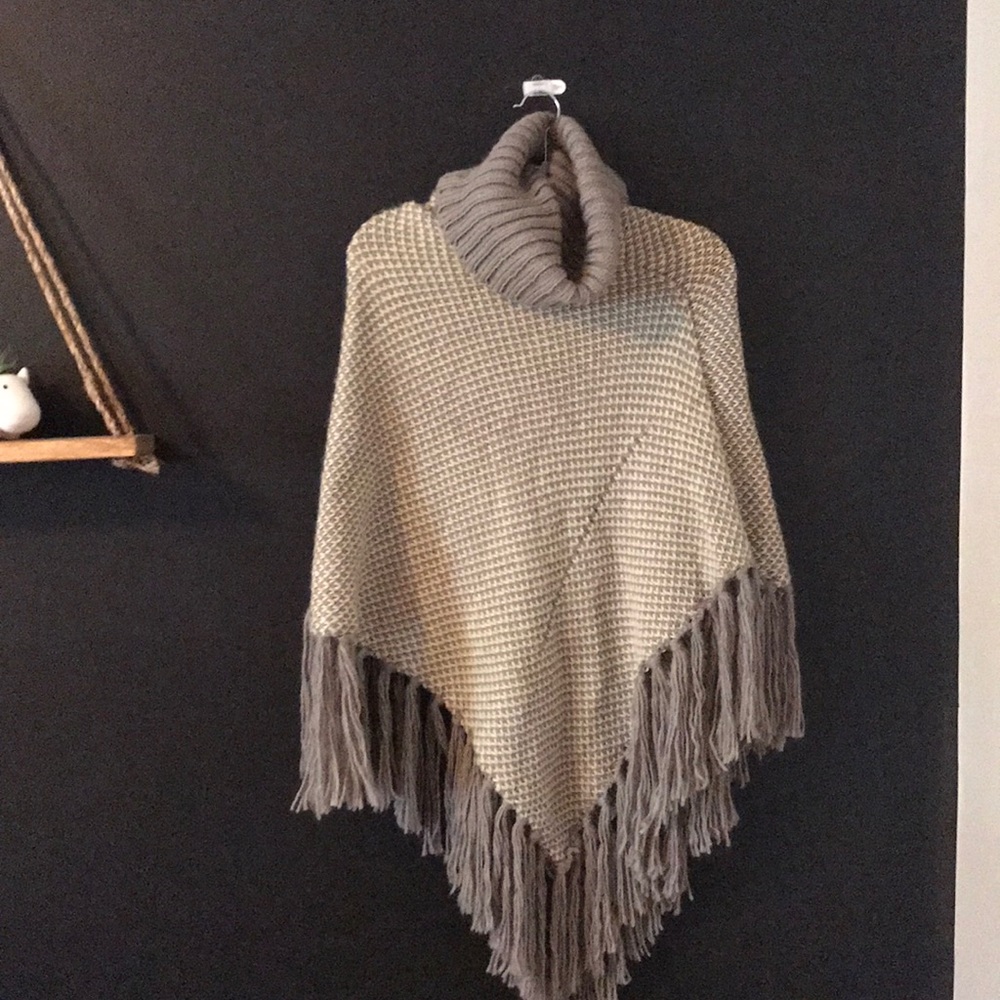 Women’s poncho